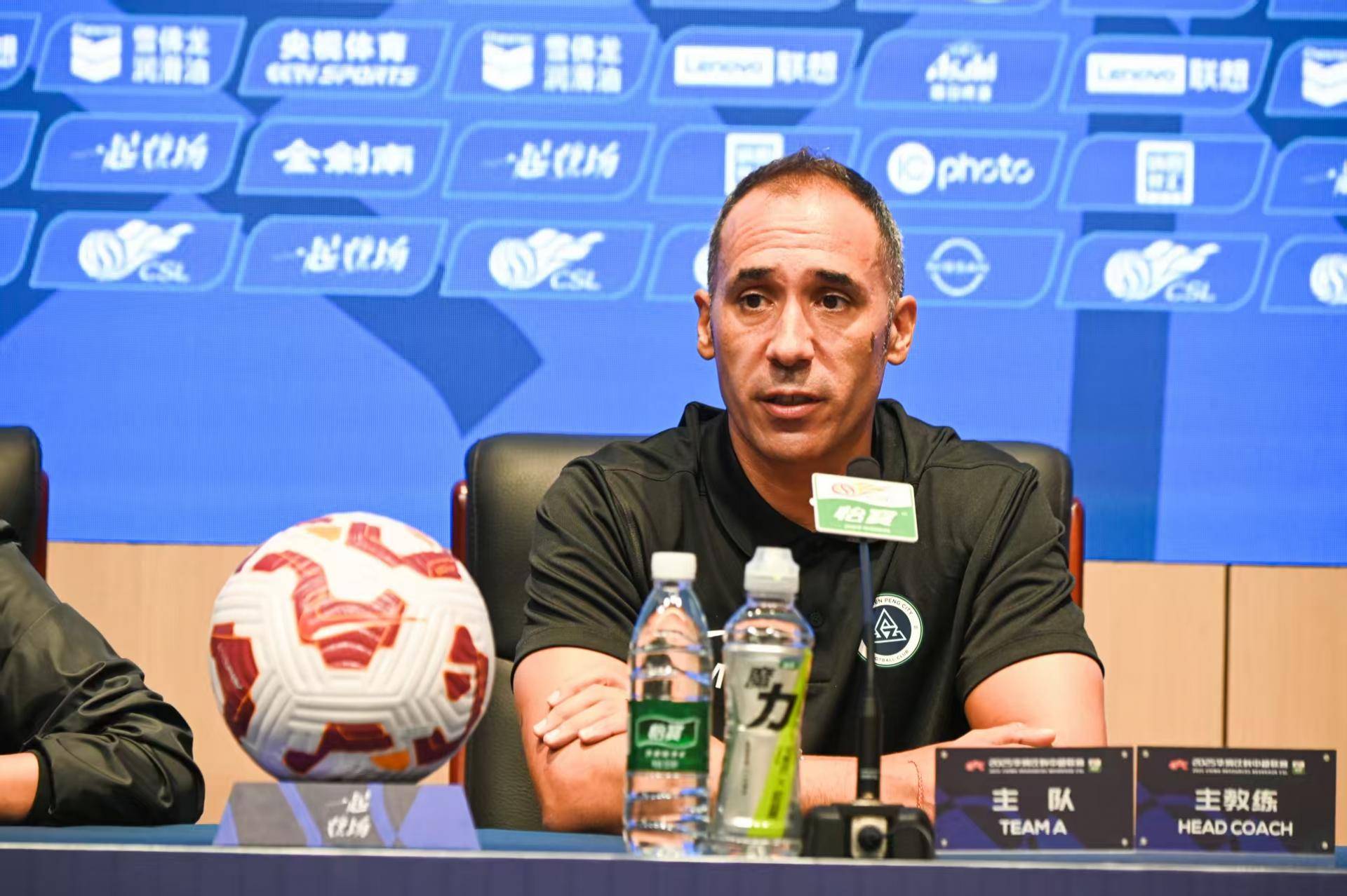 雷速体育直播官网-球队主教练拒绝谈论比赛进展