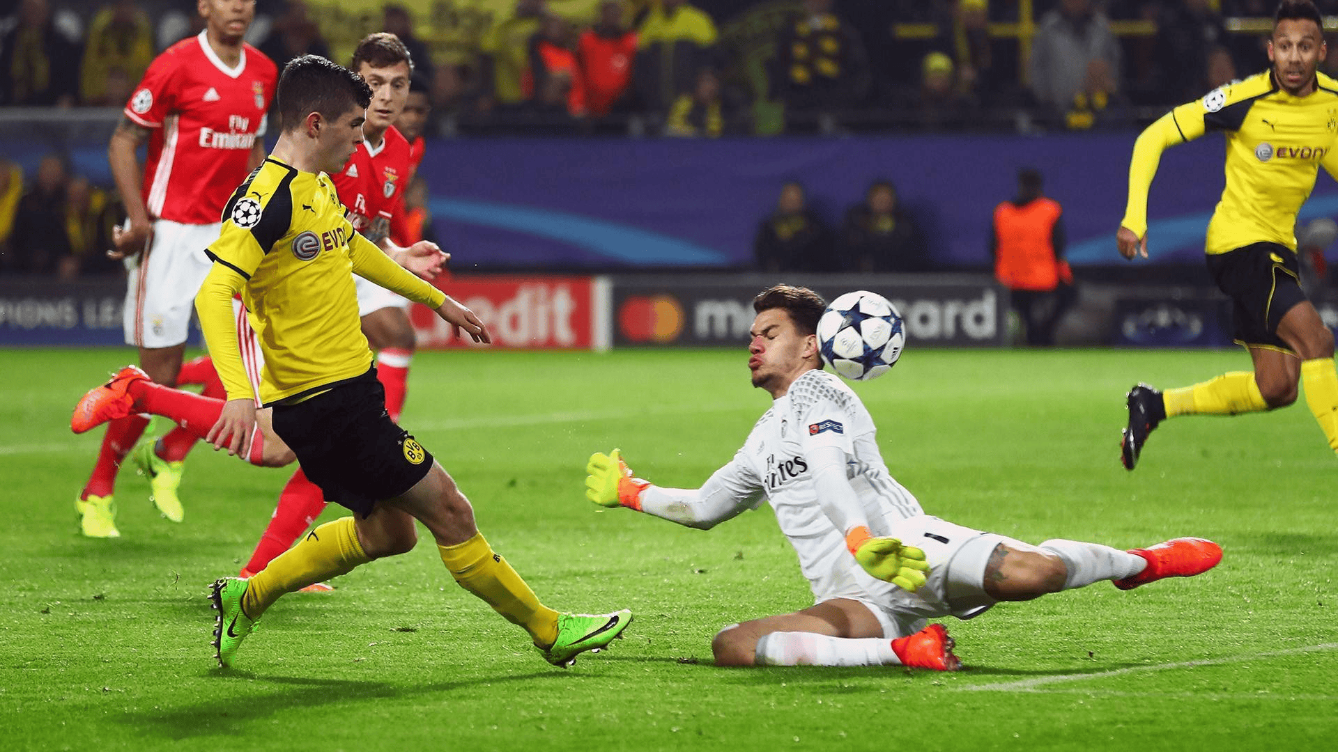 本季度球员在比赛中展现出巅峰状态 本季度球员在比赛中展现出巅峰状态