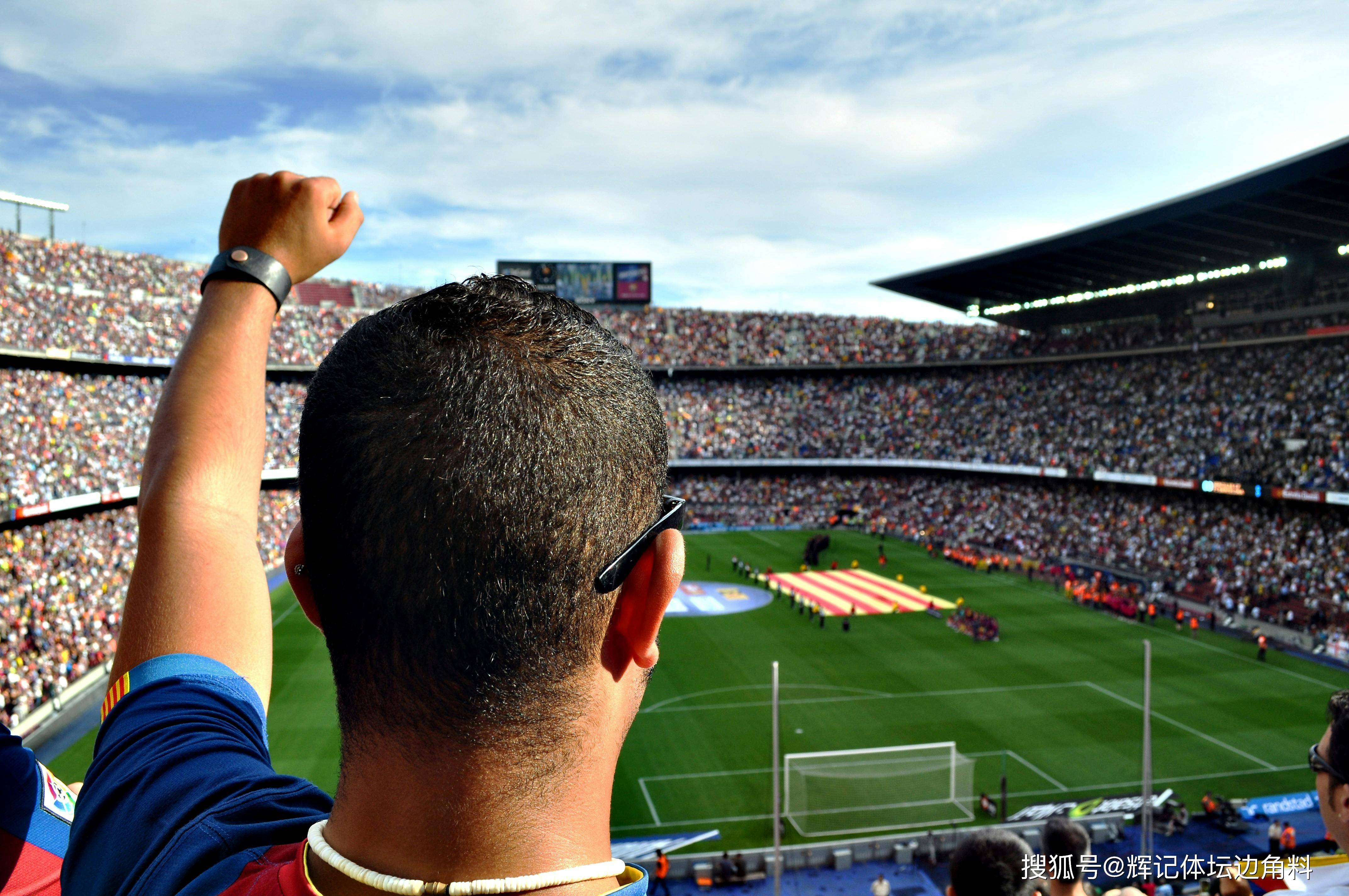 AC米兰翻盘罗马,莱万统治全场 AC米兰翻盘罗马,莱万统治全场