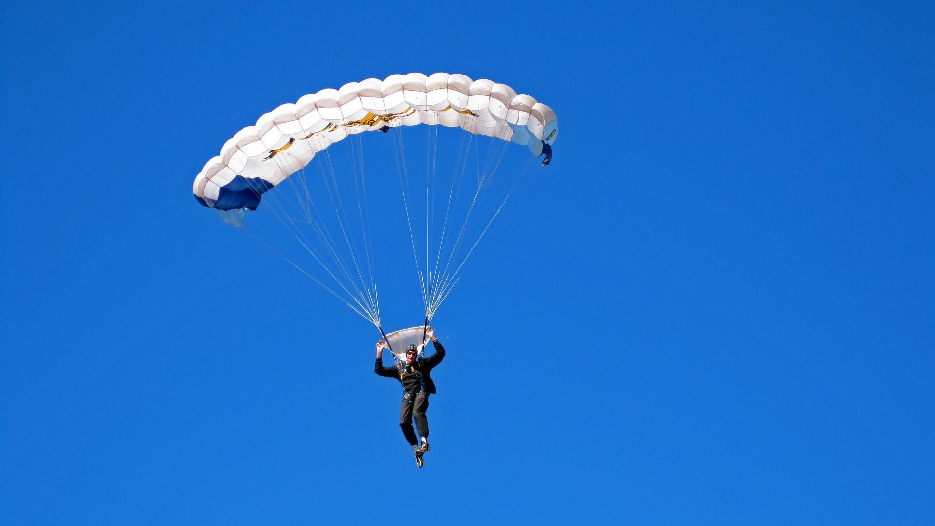 从美加墨世界杯焦点战，到土耳其轻取曼联，足球世界的多元叙事
